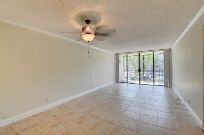 UNIT-202 - 16 Royal Palm Way, Condo with 2 bedrooms, 2 bathrooms and null parking in Boca Raton FL | Image 13