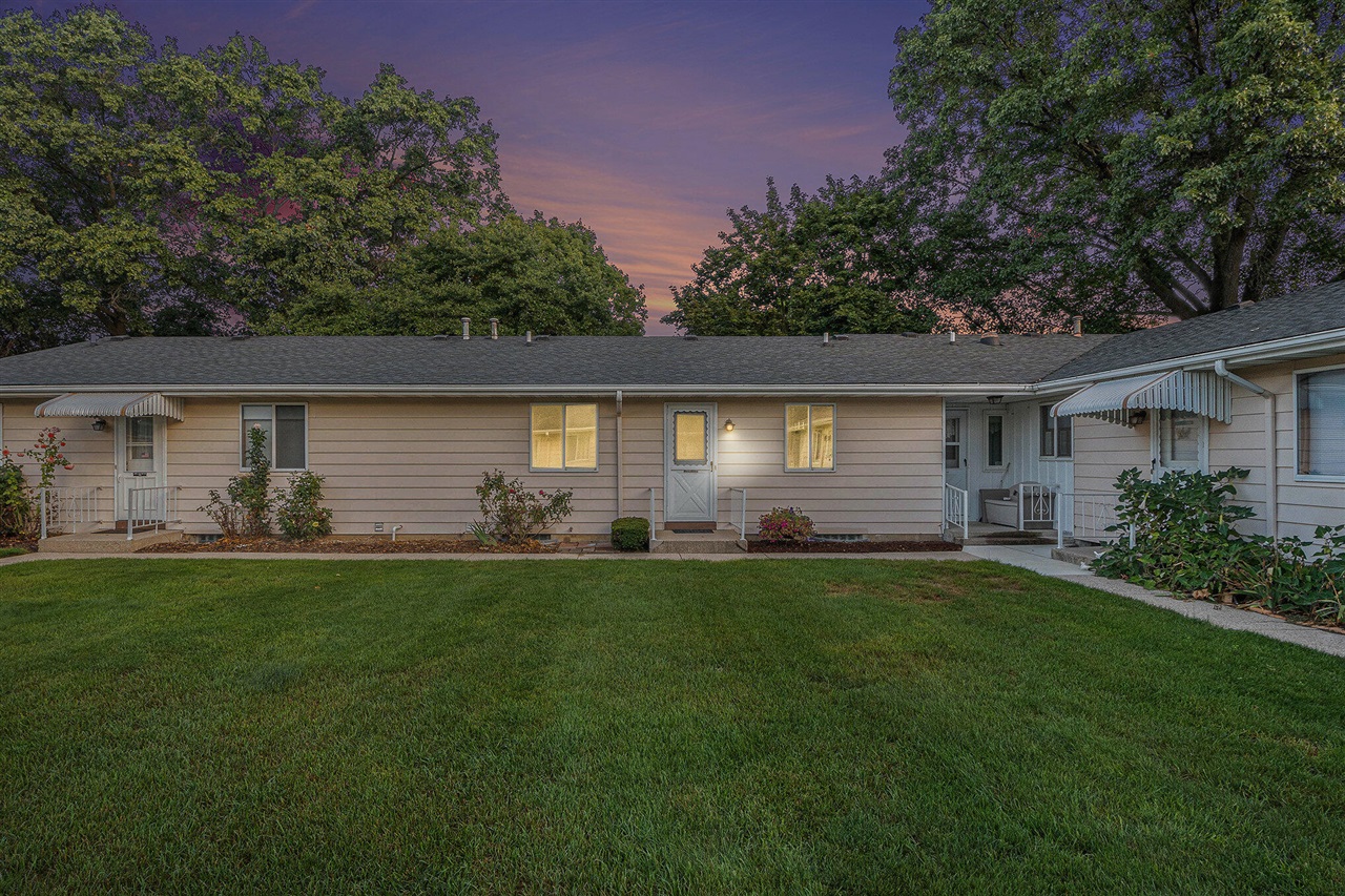 Leisure South Dr, Grand Rapids, MI 49548