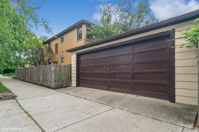 6445 N Oketo Ave, Home with 6 bedrooms, 3 bathrooms and 2 parking in CHICAGO IL | Image 21