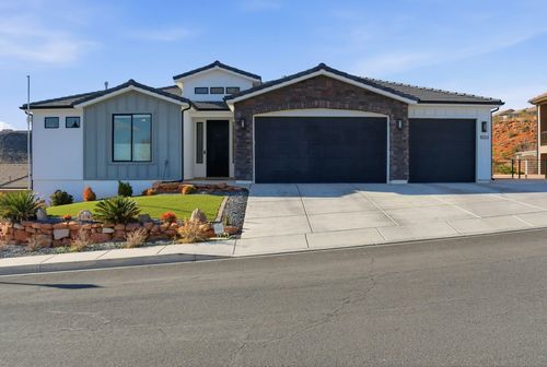 1033 N 2050 East Cir, St George, UT, 84770-8627 | Card Image