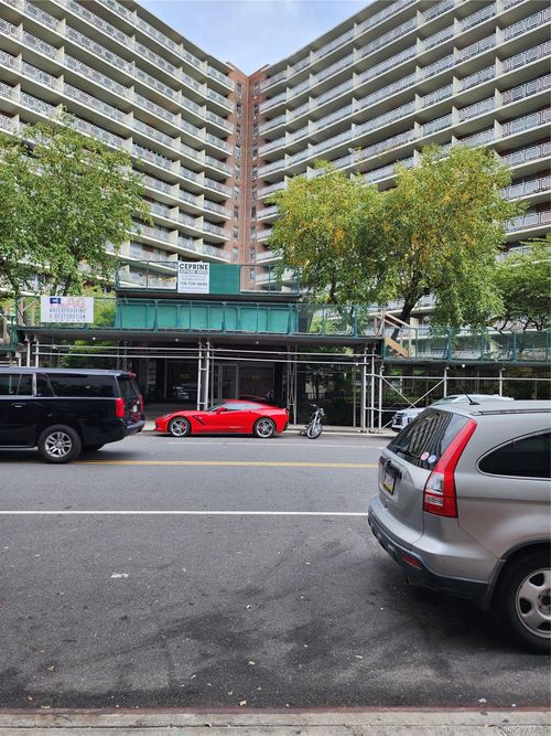 2h-61-25 97th St, Rego Park, NY, 11374-1226 | Card Image