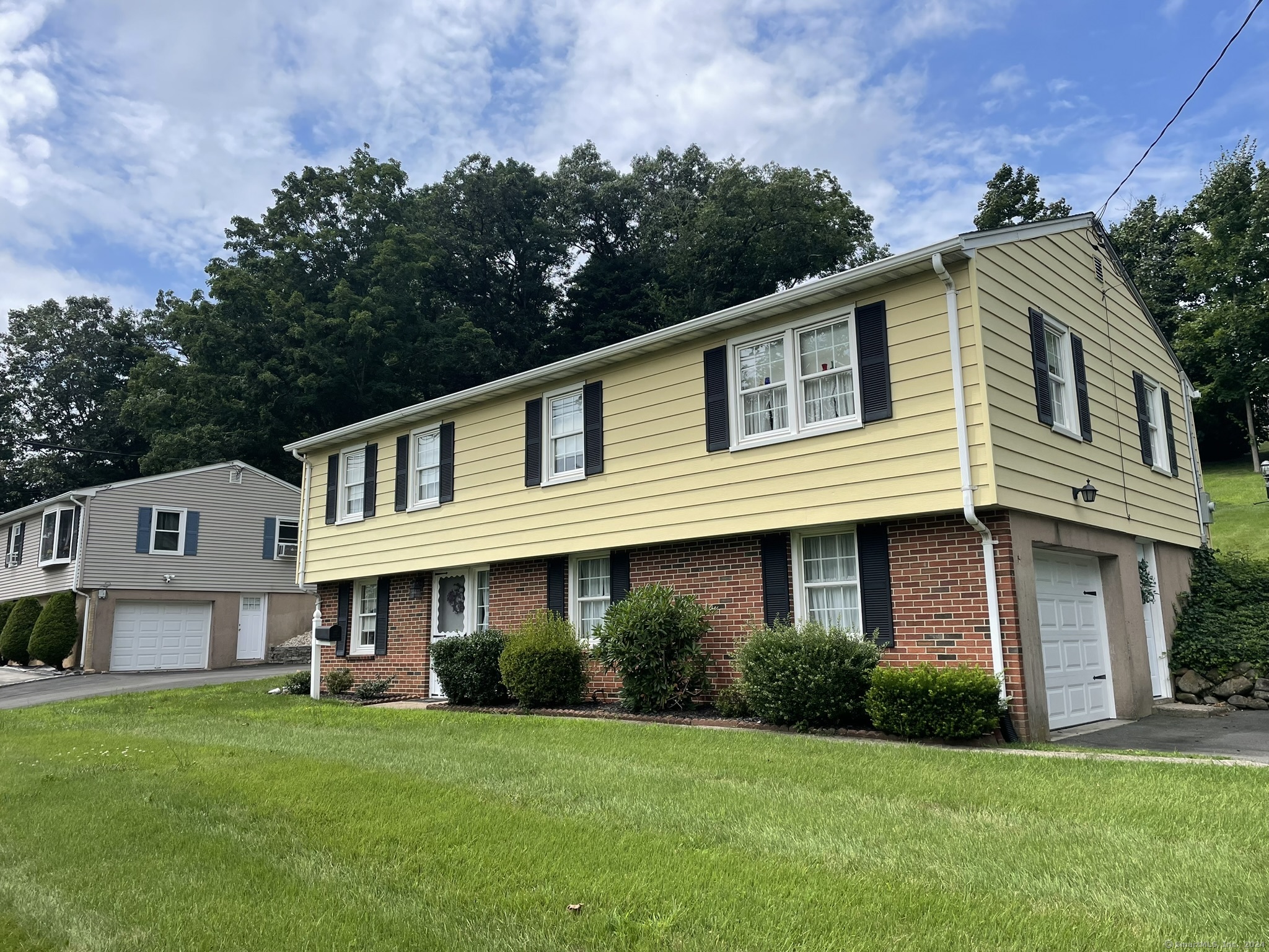 Elm St, Wallingford, CT 06492