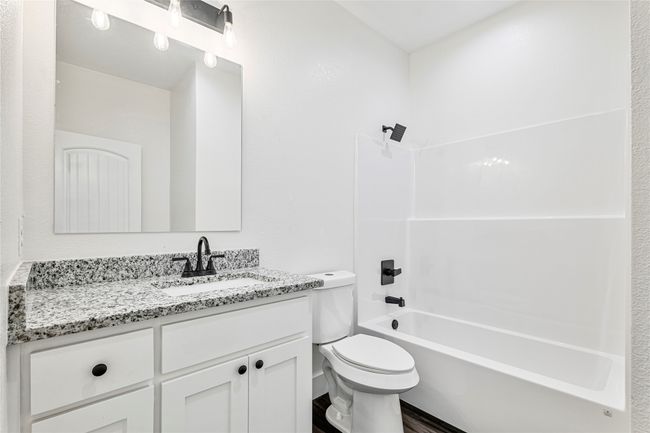 Guest bathroom | Image 20