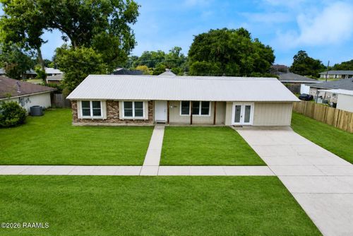106 Lucas Cir, Lafayette, LA, 70508-4616 | Card Image