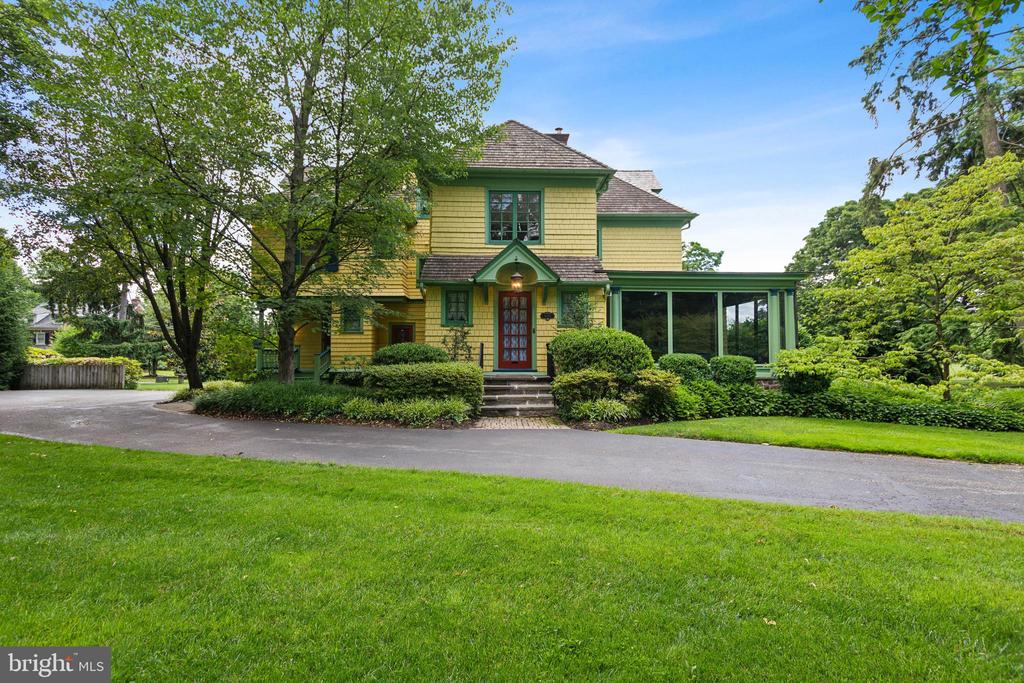 Thomas Ave, Riverton, NJ 08077