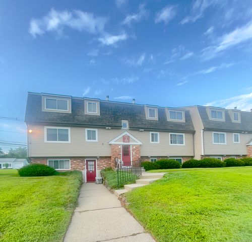38-38 Evergreene, Wallingford, CT, 06492-2975 | Card Image