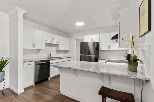 303-32910 Amicus Pl, Abbotsford, BC, V2S6G9 | Card Image
