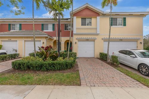 7782 Paddock Pl, Davie, FL, 33328-3861 | Card Image