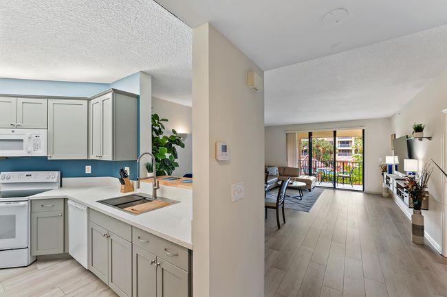 APT-204 - 500 Uno Lago Dr, Condo with 2 bedrooms, 2 bathrooms and null parking in Juno Beach FL | Image 12