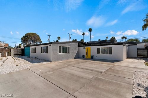 3333 Seminole Cir, Las Vegas, NV, 89169-3154 | Card Image