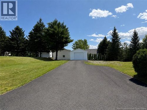 54 Le Paradis St, Saint Jacques, NB, E7B1V1 | Card Image