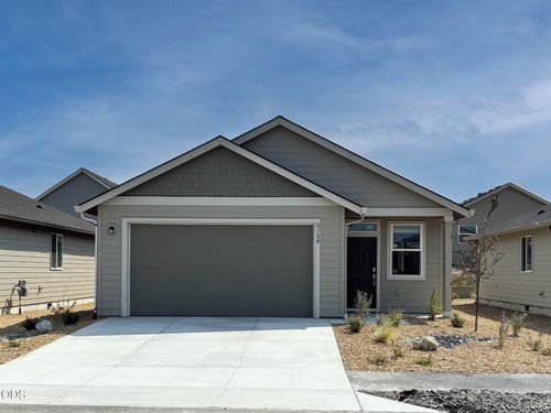 2720 Nw 26th Loop N, Redmond, OR, 97756-7861 | Card Image