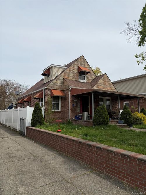 230-11 130 Avenue, New York, NY, 11413 | Card Image