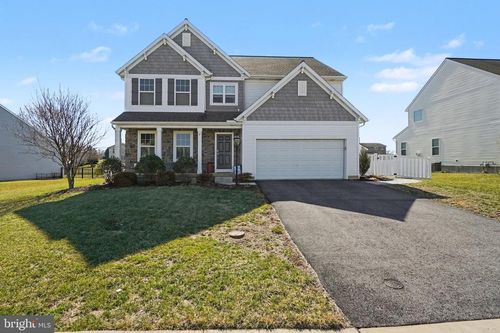 7 Waverly Ln, Carlisle, PA, 17015-7119 | Card Image