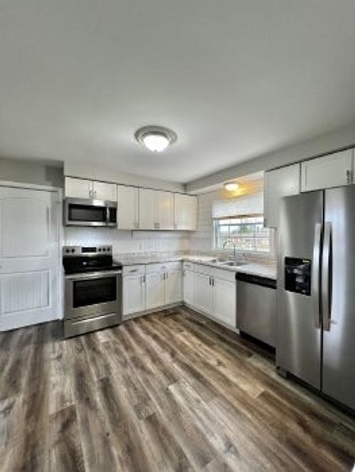 105 Ambrose Dr, Clarksville, TN, 37042-3325 | Card Image