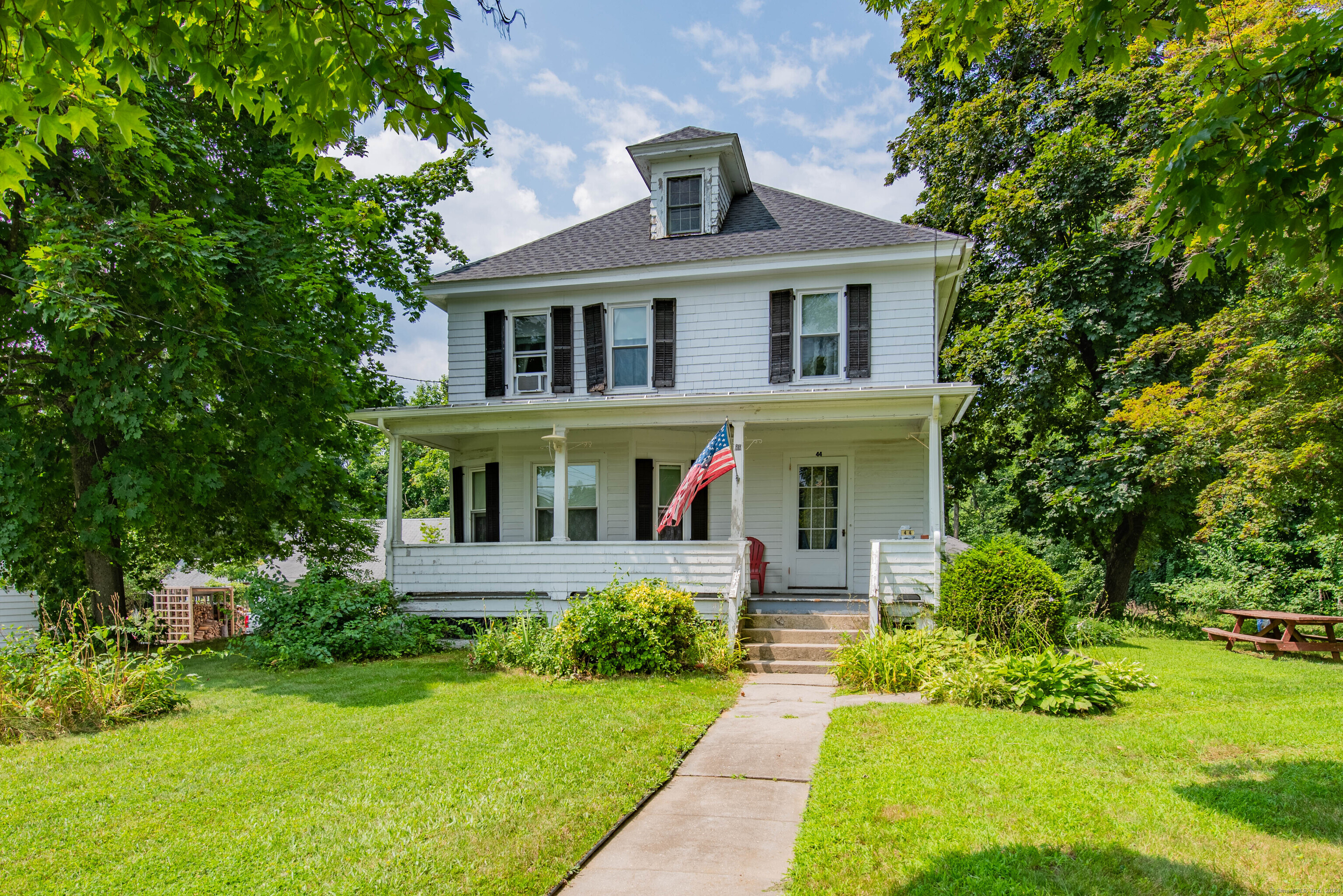 Dyer Ave, Collinsville, CT 06019
