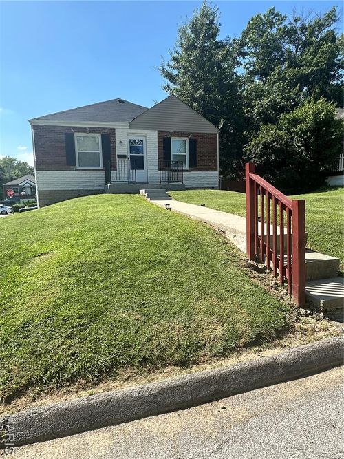 5501 Fairridge Ct, Jennings, MO, 63136-1031 | Card Image