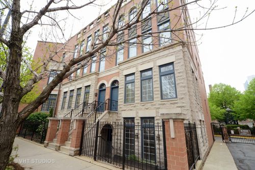 a-708 Orleans St, Chicago, IL, 60654-5016 | Card Image
