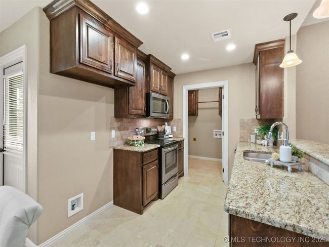 305 Hidden Path, House other with 3 bedrooms, 2 bathrooms and null parking in Ardmore OK | Image 11