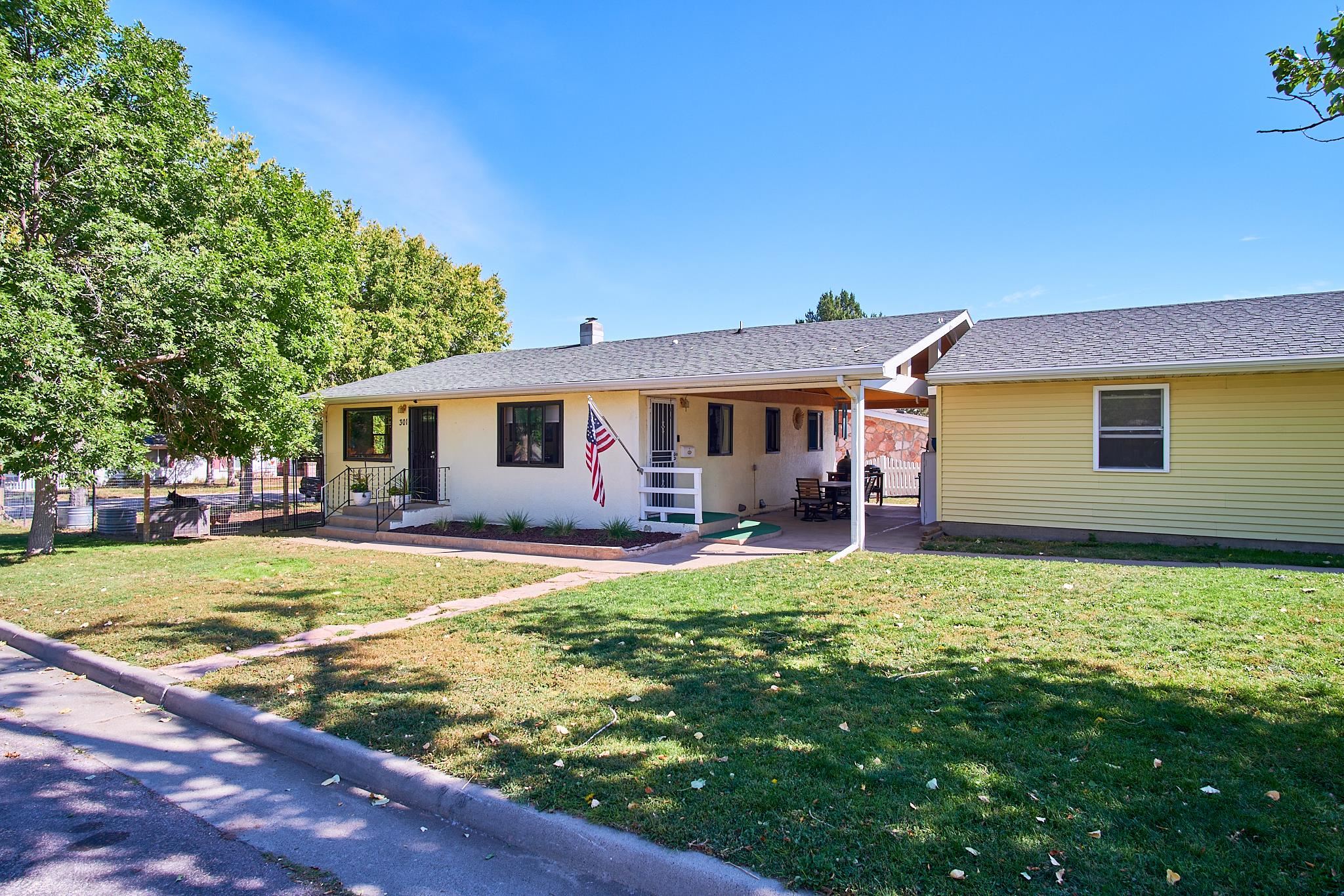18th St, Hot Springs, SD 57747