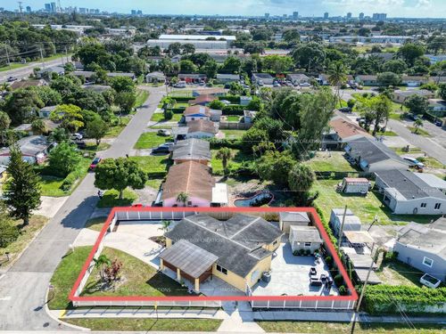 5713 Briarwood St, Mangonia Park, FL, 33407-2212 | Card Image