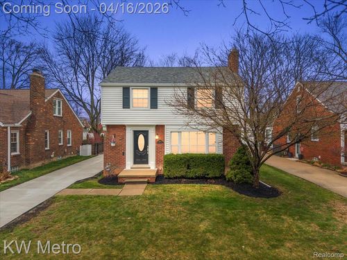 1904 Manchester Boulevard, Grosse Pointe Woods, MI, 48236 | Card Image