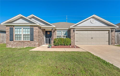 1540 Edinburgh Dr, Centerton, AR, 72719-3001 | Card Image