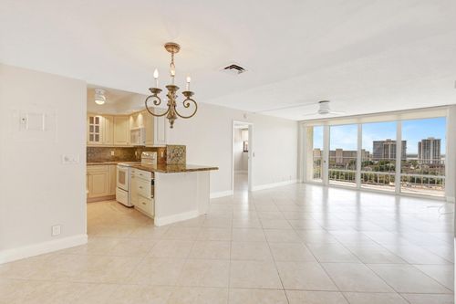 ph09-336 Golfview Rd, North Palm Beach, FL, 33408-3513 | Card Image