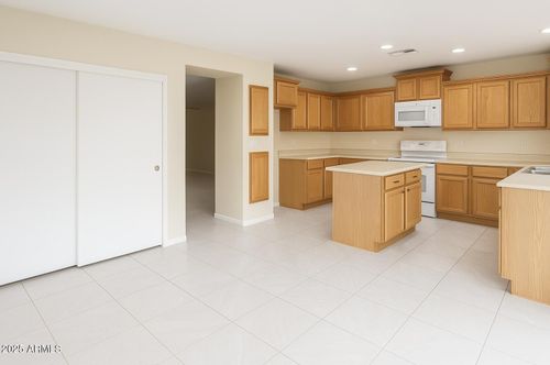 1352 S 221st Ln, Buckeye, AZ, 85326-6320 | Card Image