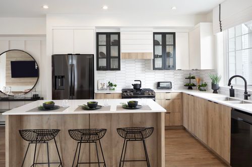 66-14541 Winter Cres, Surrey, BC, V4P0G5 | Card Image