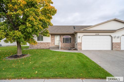 1019 Edinburg Cir, Ammon, ID, 83406-4748 | Card Image