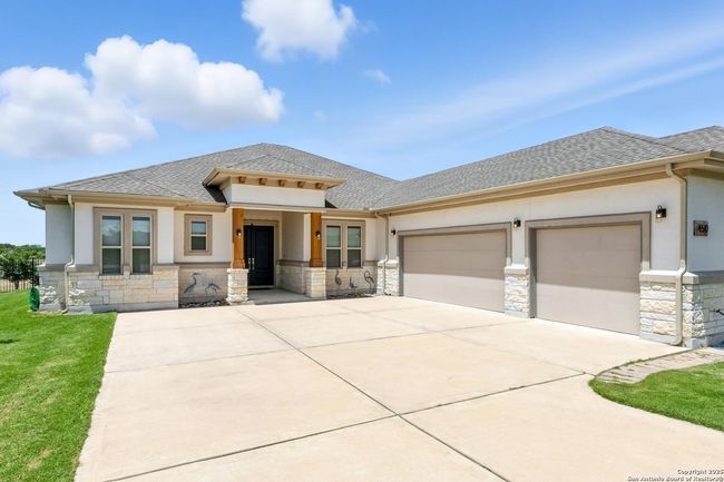 450 Peck St, House other with 4 bedrooms, 3 bathrooms and null parking in Kyle TX | Image 4