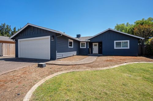 366 Newport Dr, Redding, CA, 96001-3904 | Card Image