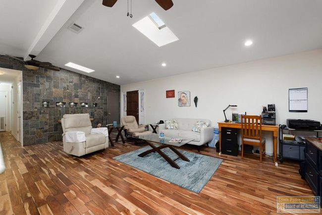 2029 W Michigan Ave., House other with 2 bedrooms, 2 bathrooms and 1 parking in Harlingen TX | Image 7