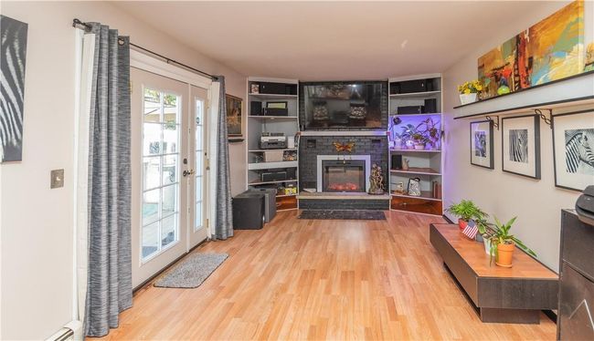 Family Room | Image 17