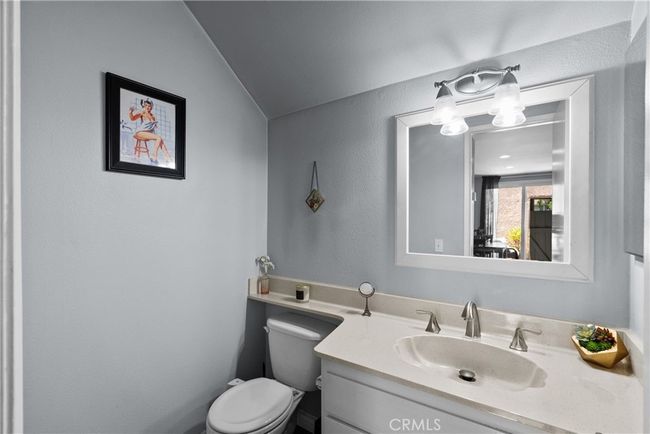 22524 Paseo Terraza, Townhouse with 2 bedrooms, 2 bathrooms and 2 parking in Santa Clarita CA | Image 10