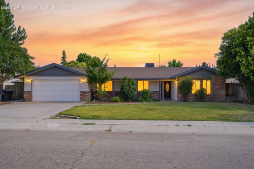 3507 W Howard Ave, Visalia, CA, 93277-4057 | Card Image