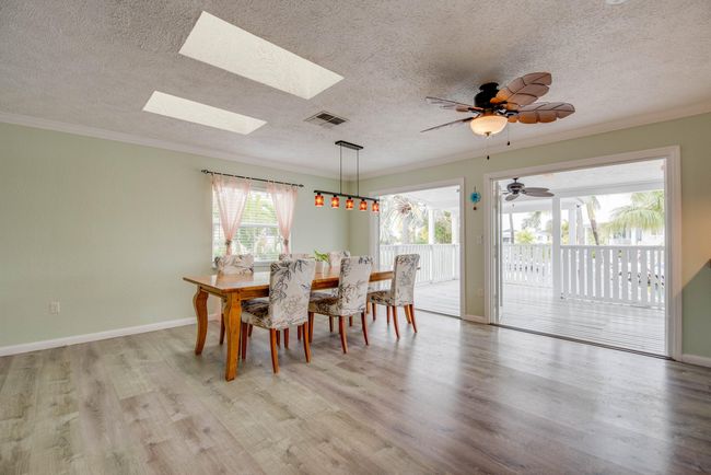 Dining area | Image 8