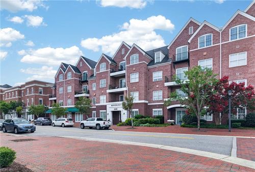 410-5215 Center St, Williamsburg, VA, 23188-2817 | Card Image