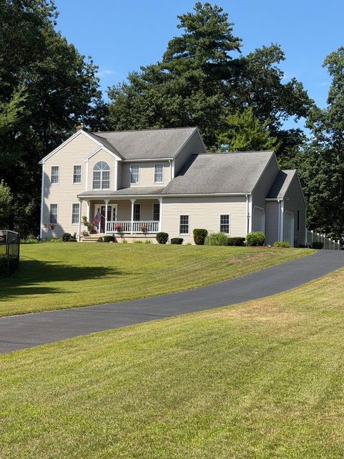 11 Brenton Wood Rd, Hudson, MA, 01749-2797 | Card Image