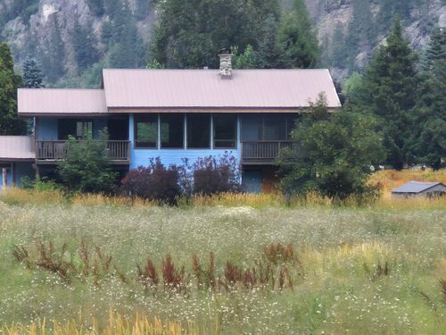 8184 Pemberton Meadows Rd, Pemberton, BC, V0N2L2 | Card Image