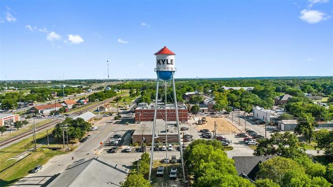 Bird's eye view of a tree filled landscape | Image 35