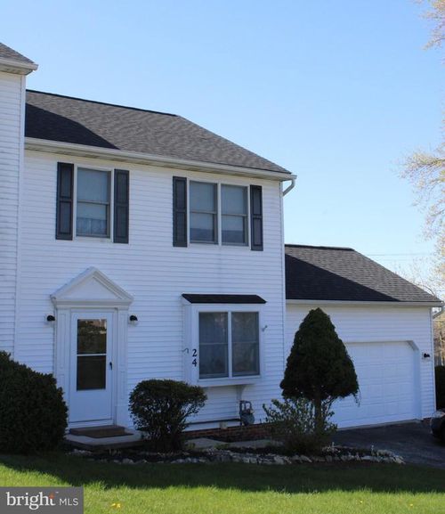 24 Ovelton Ave, STEWARTSTOWN, PA, 17363-4073 | Card Image