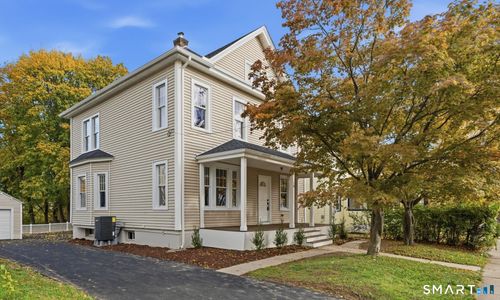 16 Lockwood Ter, West Hartford, CT, 06119-1813 | Card Image