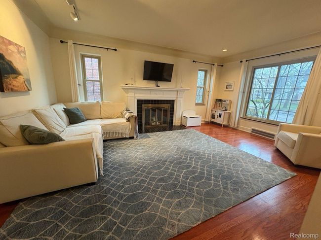 Light Filled Living Room | Image 5