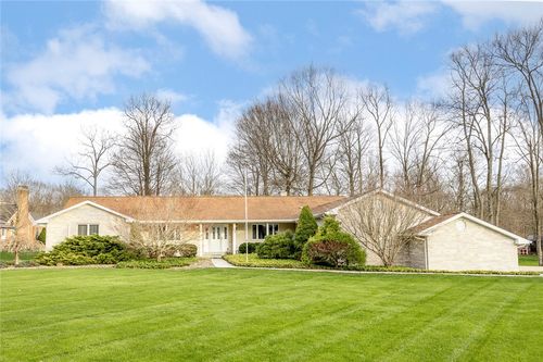 32 Dogwood Ln, Grove City, PA, 16127-4640 | Card Image