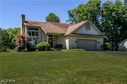822 Shadowood Ln Se, Warren, OH, 44484-2443 | Card Image