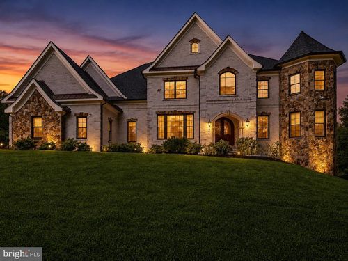 936 Kimberwicke Rd, Mclean, VA, 22102-1328 | Card Image