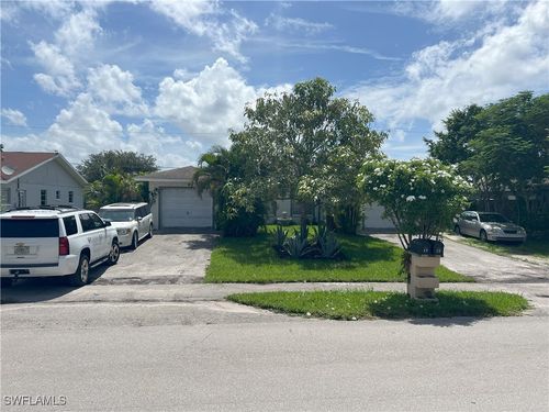 2148 Sunshine Blvd, NAPLES, FL, 34116-6369 | Card Image