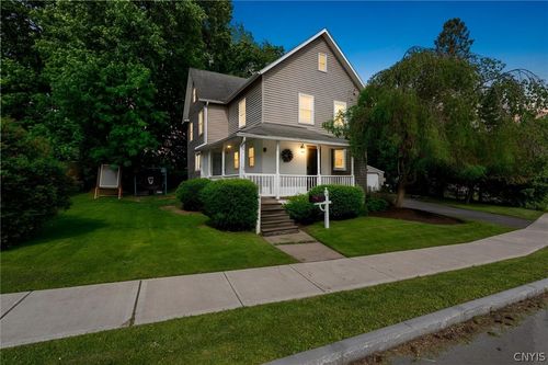 5 Chase St, Auburn, NY, 13021-1101 | Card Image